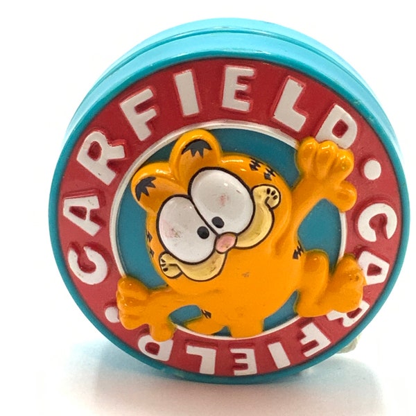 Vintage Yo Yo Garfield Garfield. Toy, cat, orange.