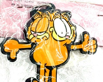 Gorgeous Collectible and Vintage Garfield Magnet Refrigerator