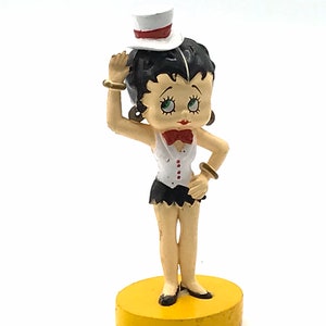 Gorgeous collectible and Vintage Betty Boop top hat figurine. Rubber