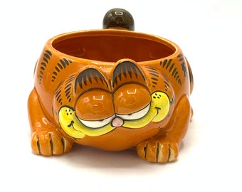 Gorgeous Collectible and Vintage Rare Garfield Flower Pot, Cat