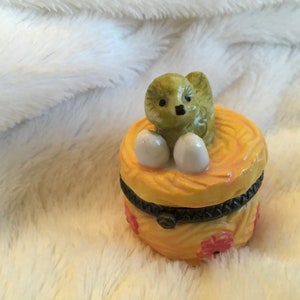 Trinket bos as a nest