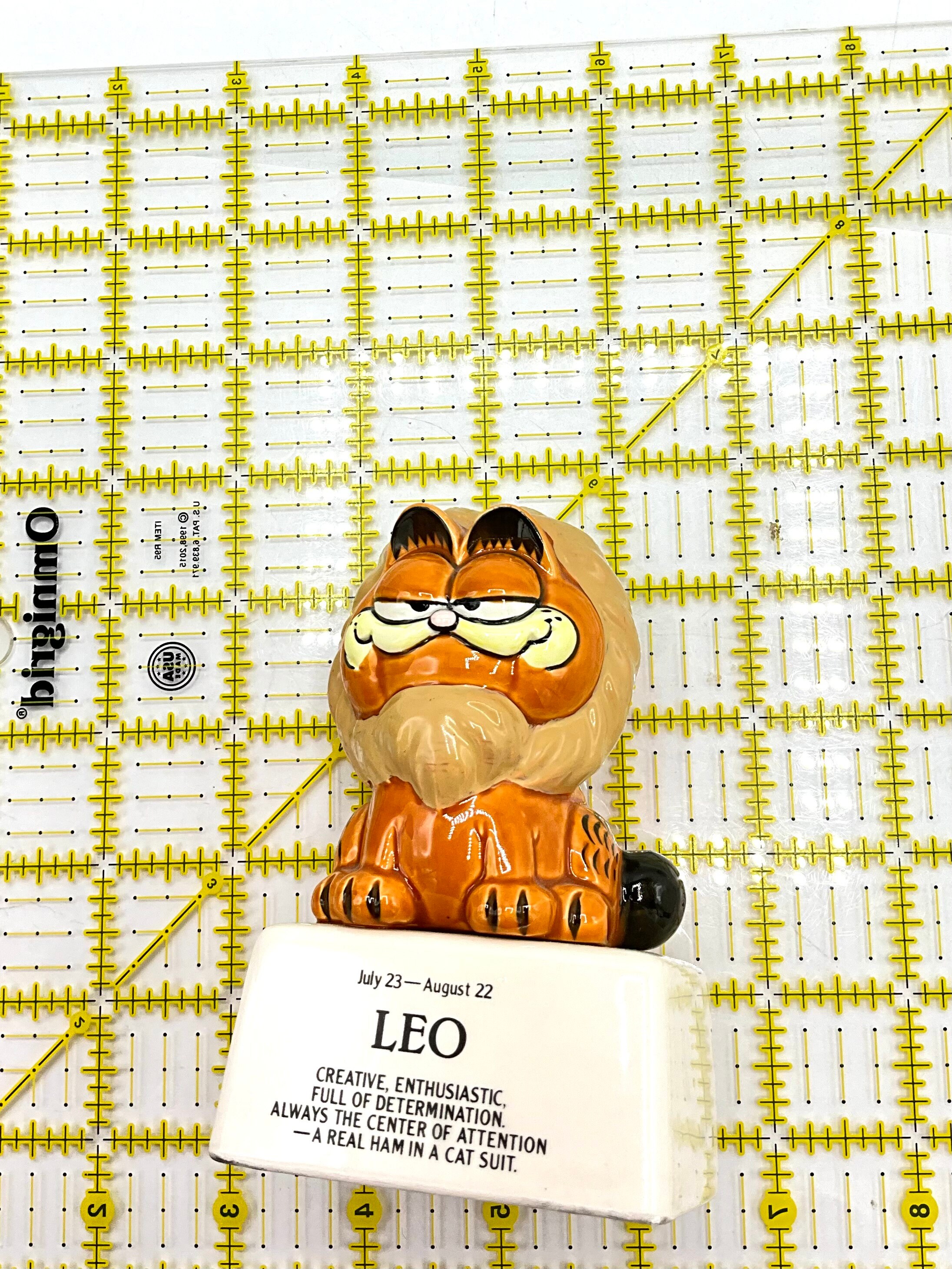 Gorgeous Collectible and Vintage Porcelain Garfield by