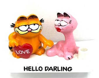 Gorgeous collectible and Vintage Garfield and Arlene pen holder “Hello Darling ” love, cat, PVC.