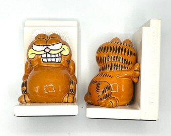 Gorgeous Collectible and Vintage Garfield Bookends, Figurine Set