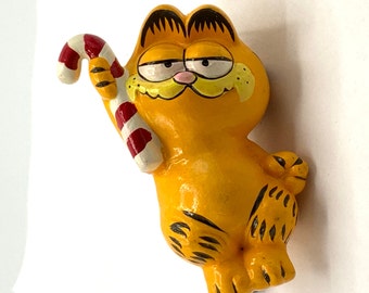 Gorgeous collectible and vintage Garfield ornament. Christmas.