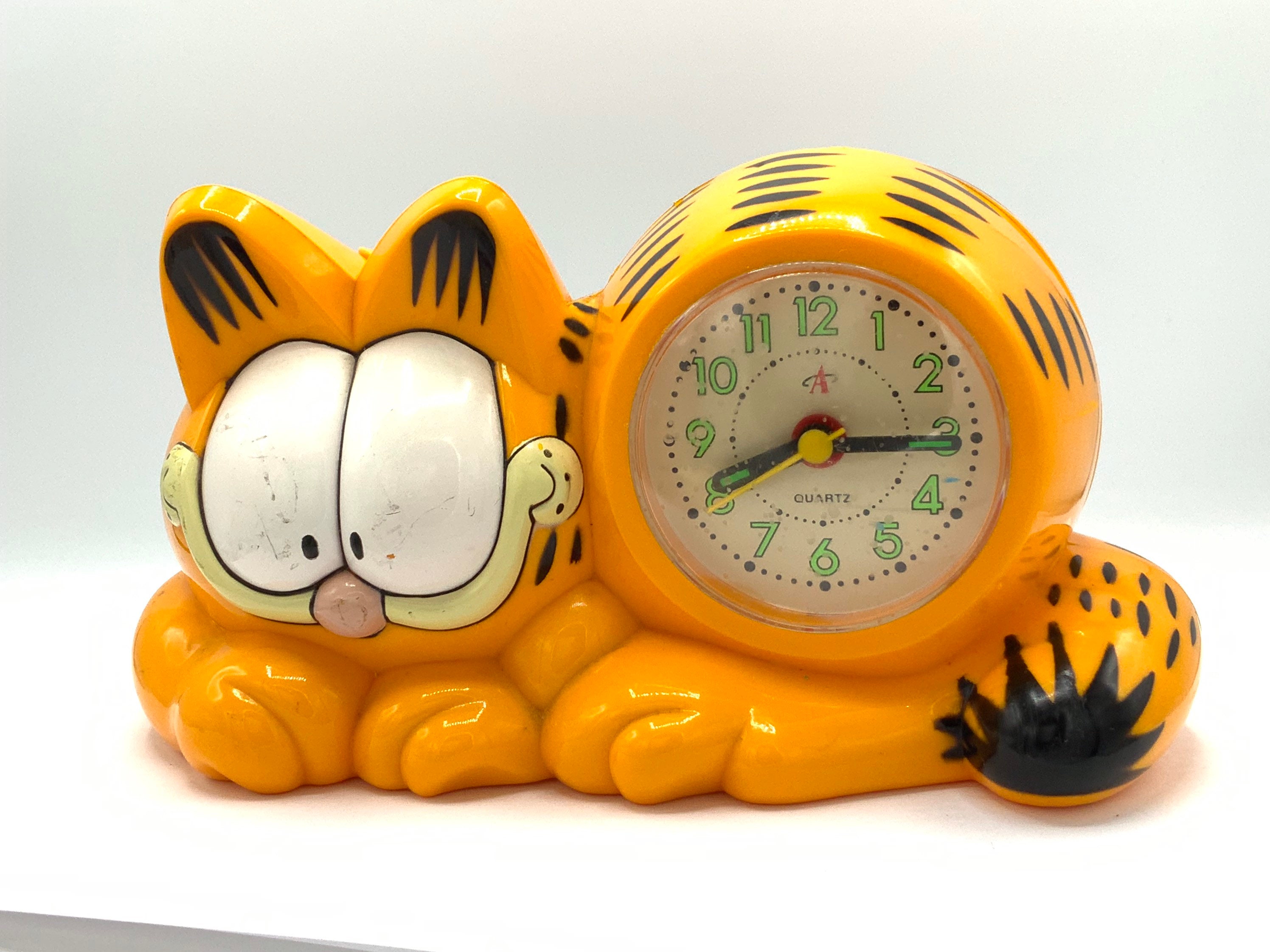 Gorgeous Collectible and Vintage Garfield Clock, Alarm Desk, Cat