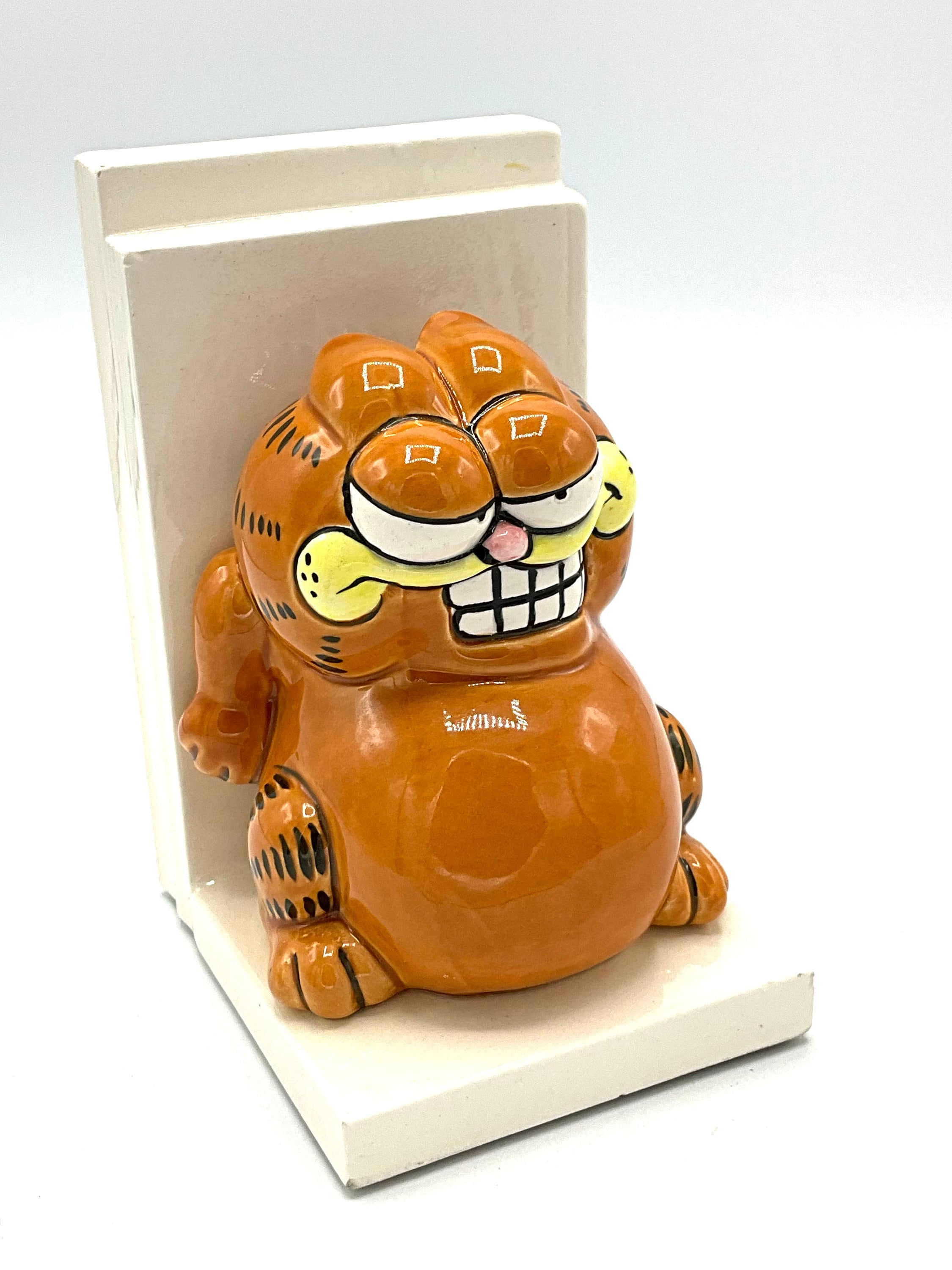 Gorgeous Collectible and Vintage Garfield Bookends, Figurine Set