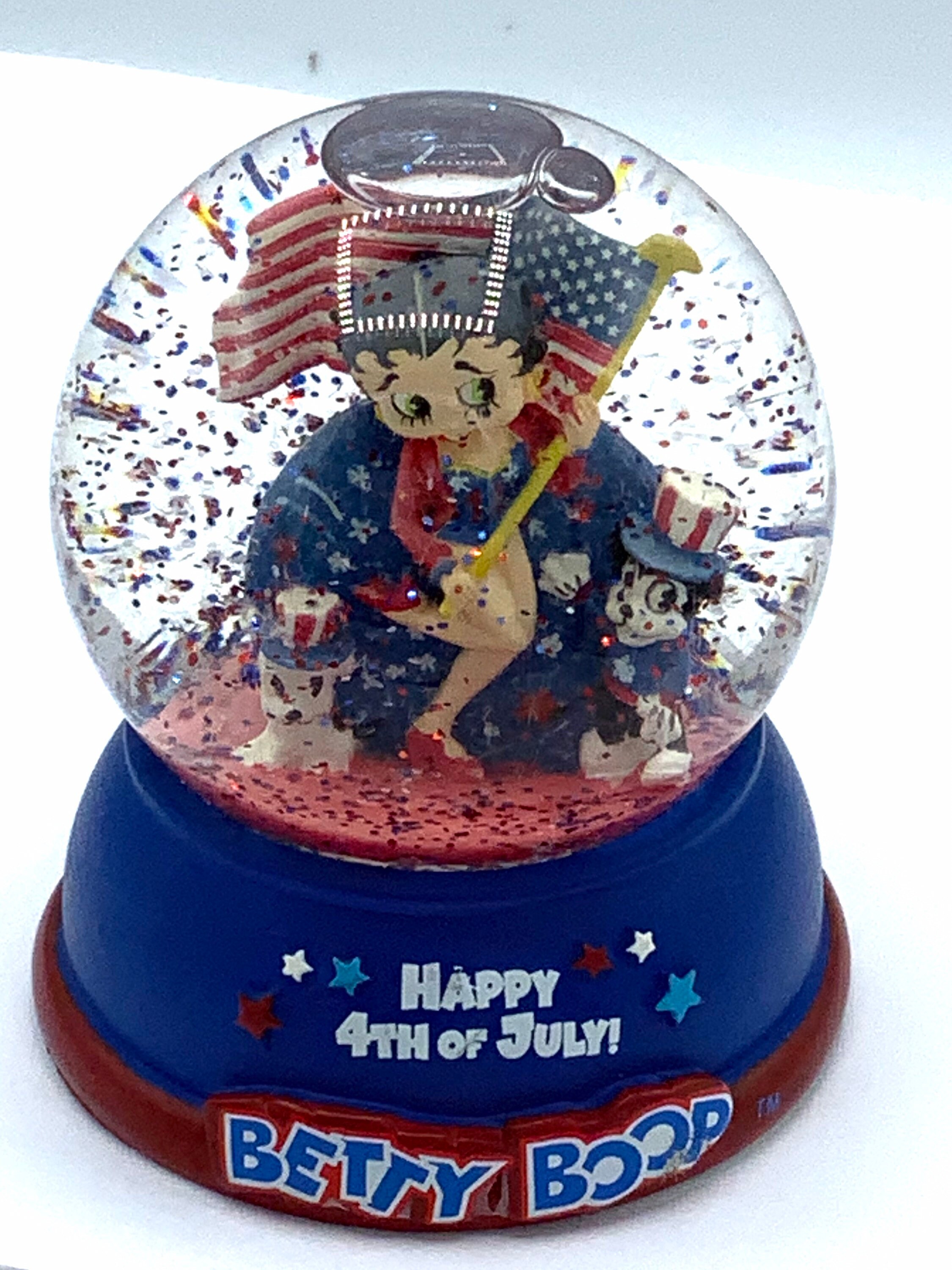 Gorgeous Collectible and Rare Betty Boop Snow Globe, Snowball