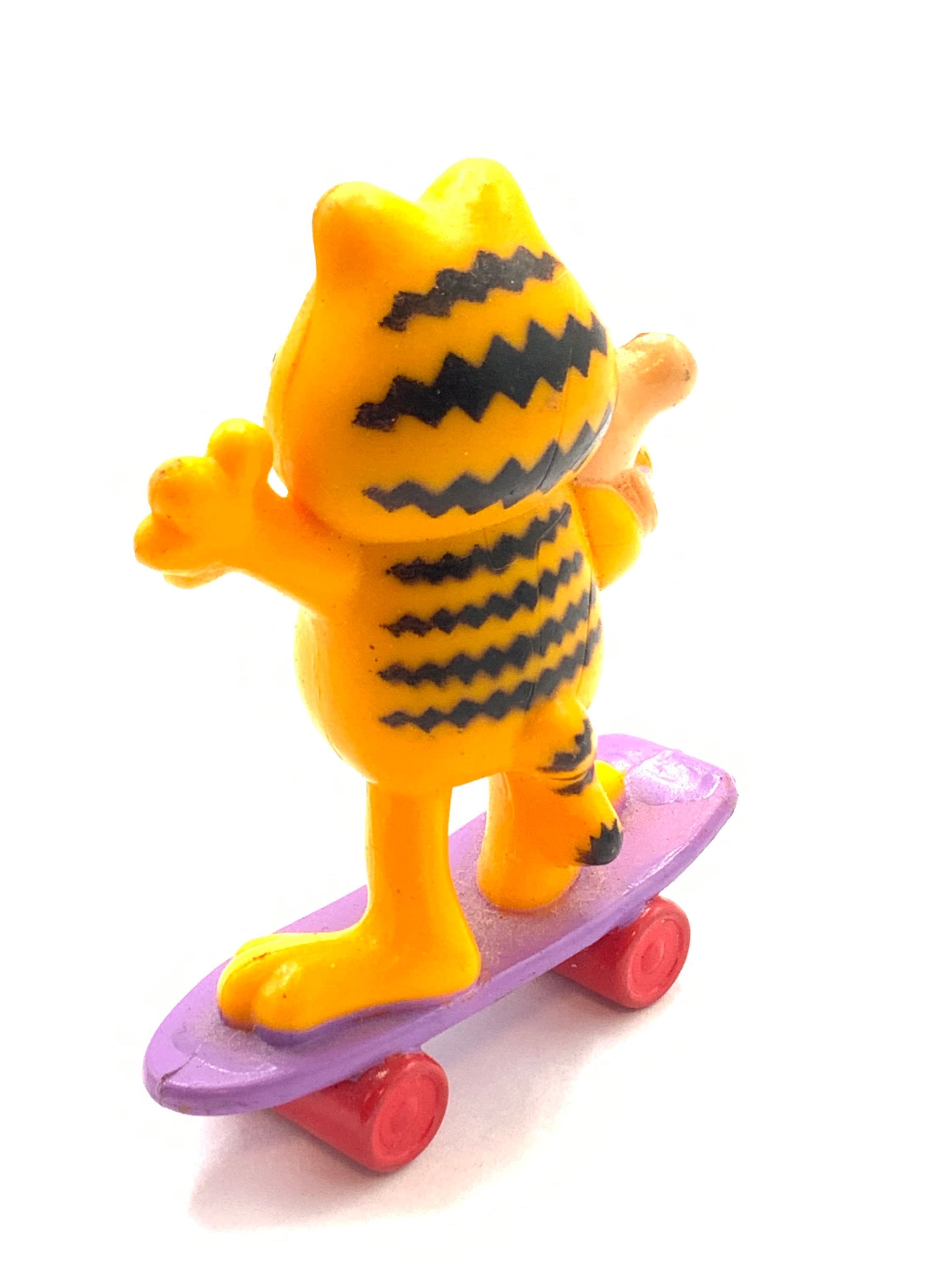 ガーフィールドスケートボードフィギュア Paws Garfield “Skateboard” Pullback Figure ガーフィールド