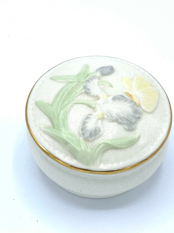 Vintage porcelain jewelry  box by Heritage House … - image 1