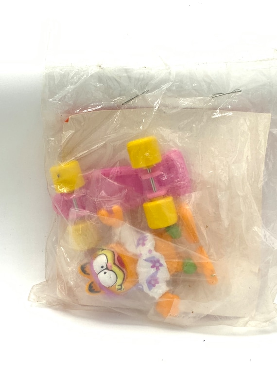 Vintage Garfield on a Skateboard, Toy. - Etsy