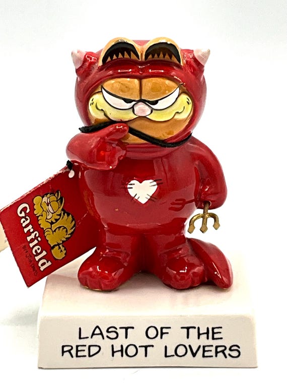 【Garfield】ワラビー(RED） Gorgeous Collectible and Vintage Garfield as Devil Figurine, Last