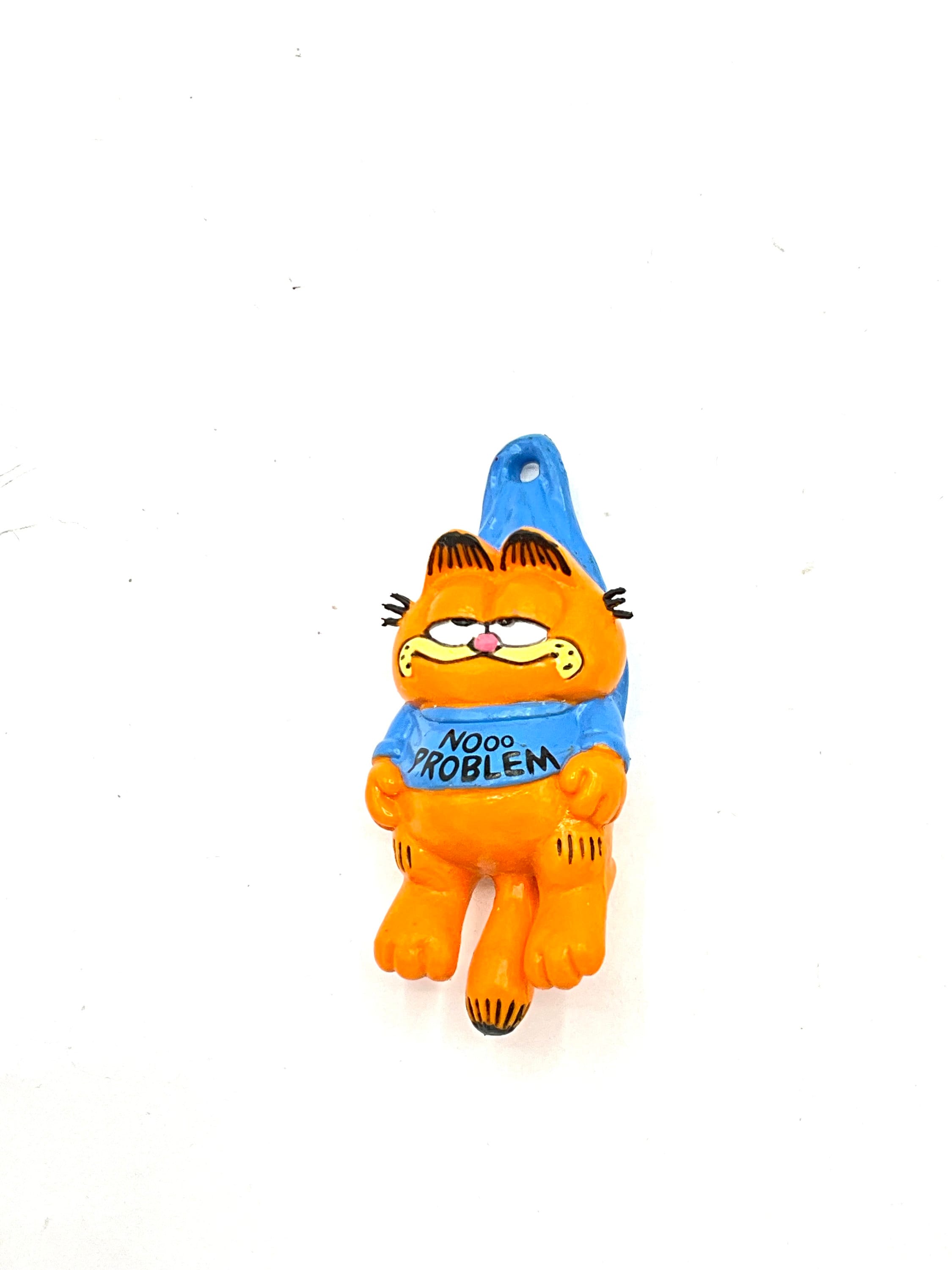 Gorgeous Collectible or Vintage Garfield is Figurine or Keychain