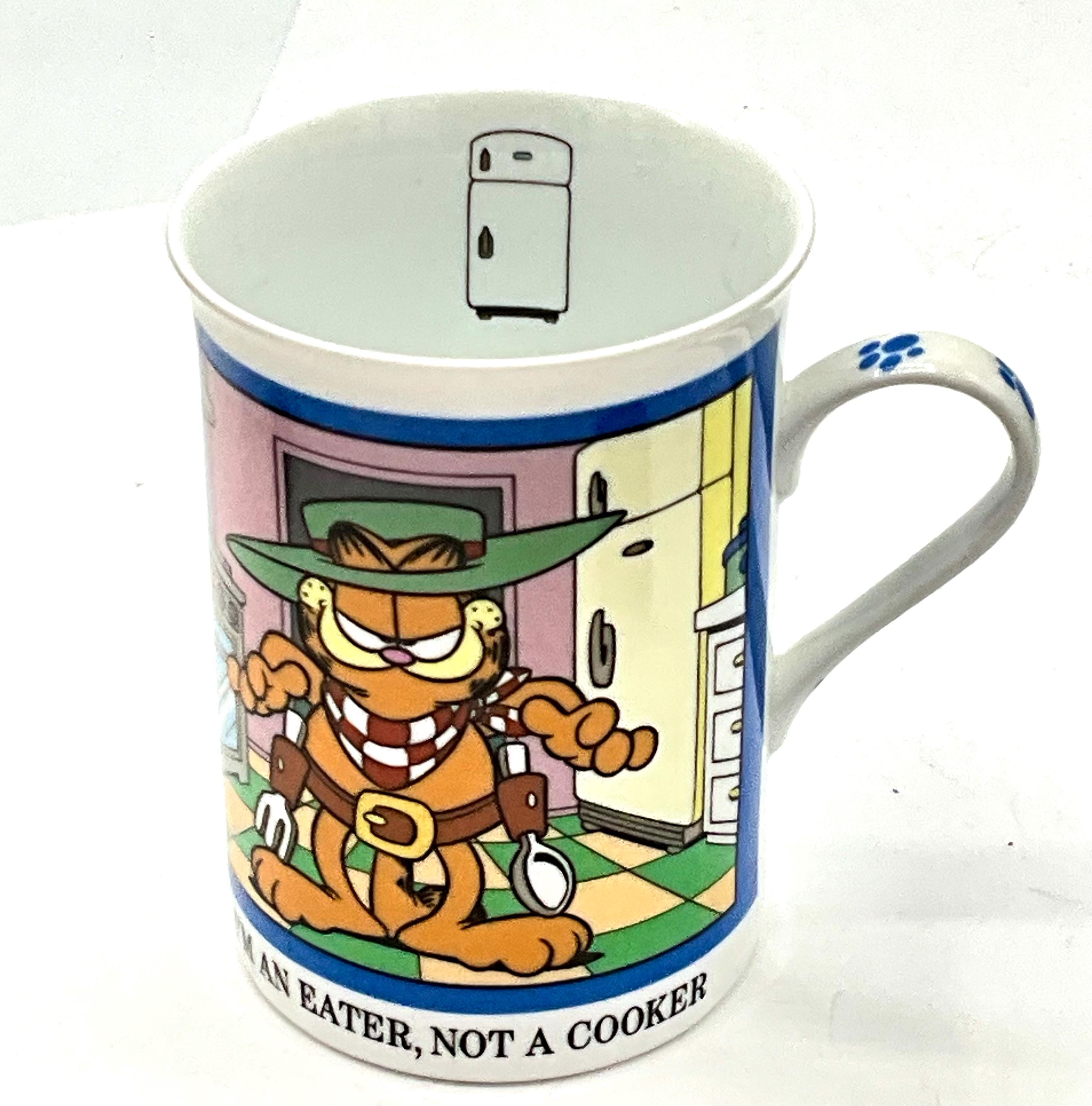 Gorgeous collectible and vintage Garfield mug by Danbury mint. I am an eater, not a cooker, the early cat the snack