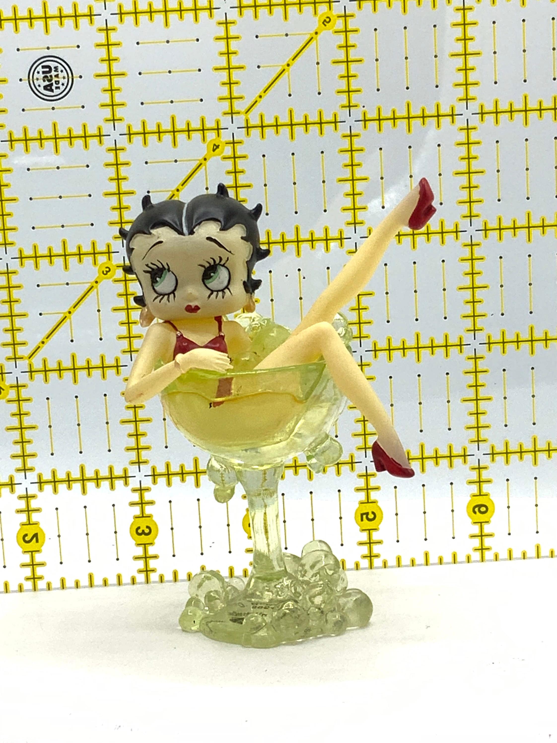 Betty Boop フィギュア カクテルグラス Gorgeous Vintage Betty Boop on a Martini Glass, Red Dress
