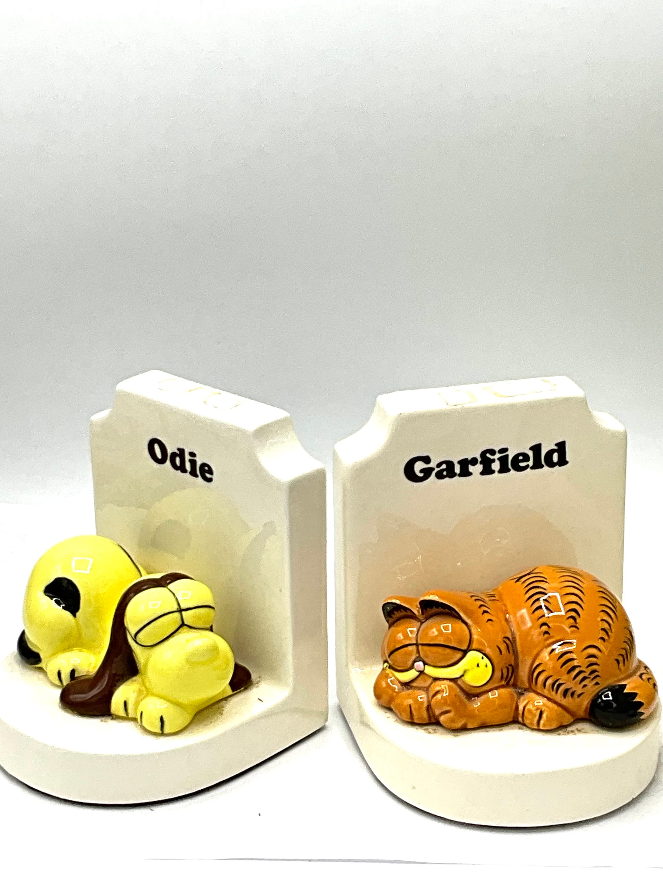 Gorgeous Collectible and Vintage Garfield and Odie Bookends