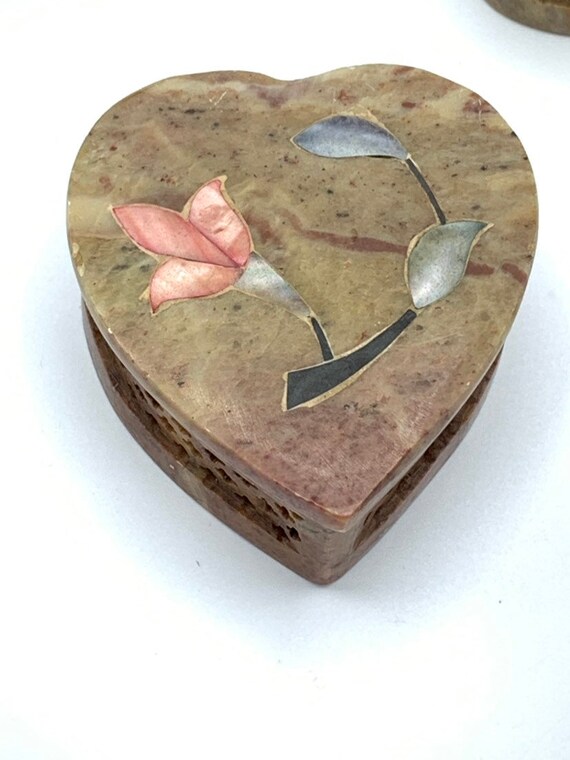 Sandstone jewelry box with mother  pearl, as hear… - image 7