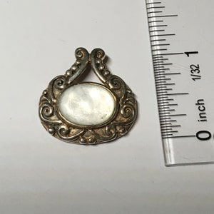 Vintage 925 Thai pendant with oval Mother of Pearl