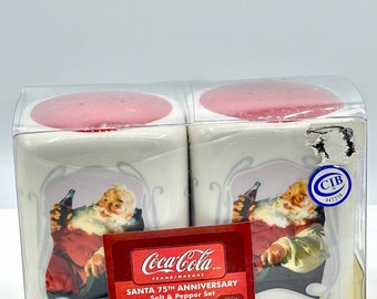 Wunderschönes Sammlerstück und Vintage Shaker Coca Cola, Coca Cola Santa 75th Jubiläum Salz und Pfeffer.