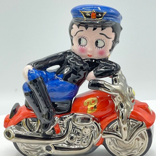 Magnifique sel et poivre de collection Betty Boop avec un ensemble de motos.