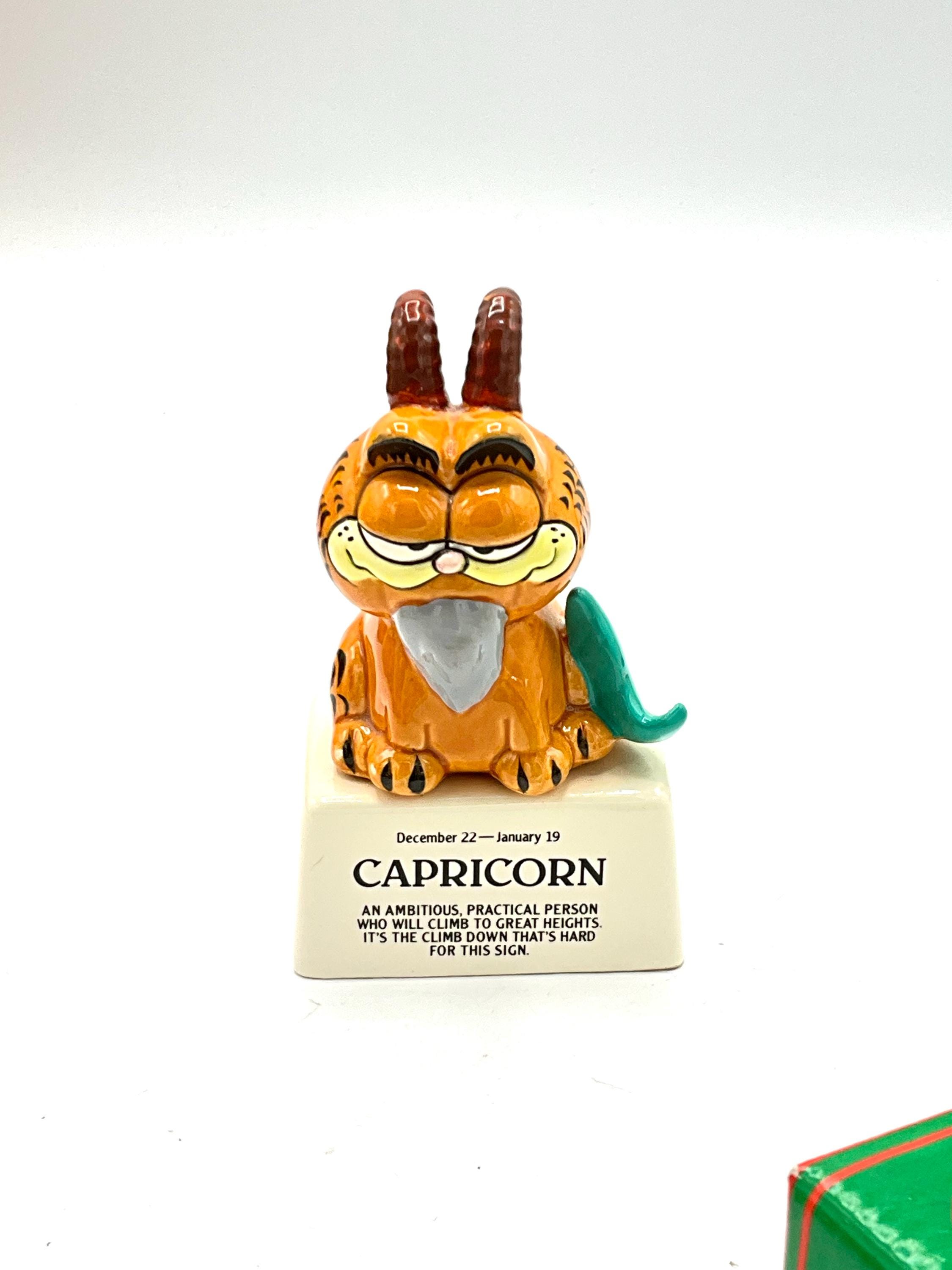 Gorgeous Collectible and Vintage Porcelain Garfield as