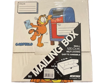 Gorgeous collectible and Vintage Garfield as Mailing Box,  Easy To Assemble.