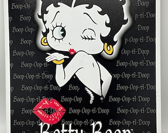 Gorgeous collectible and vintage tin sign Betty Boop, metal, original.