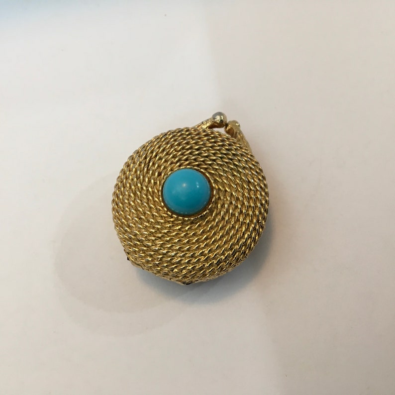 Vintage gold tone with Turquoise stone