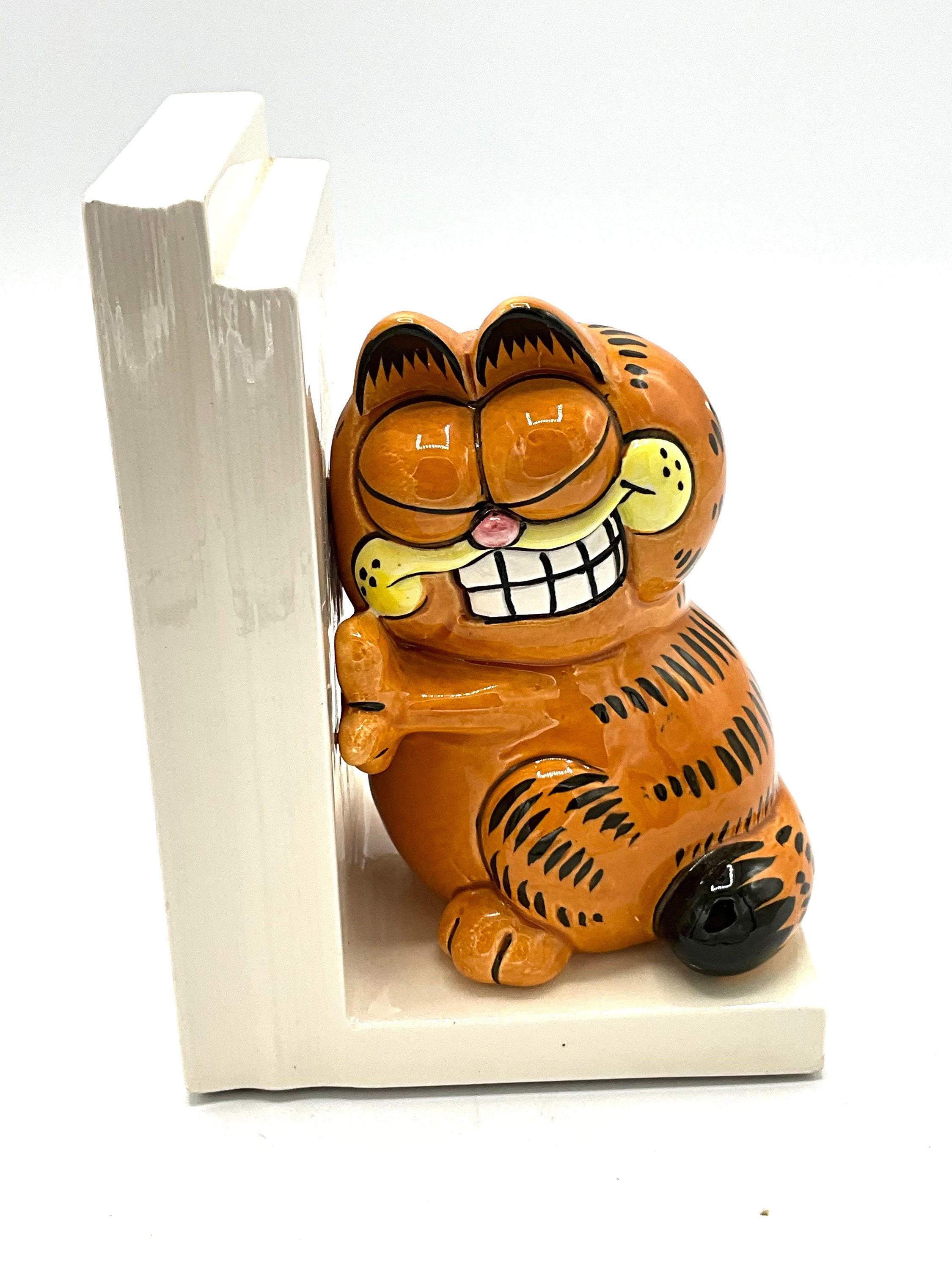 Gorgeous Collectible and Vintage Garfield Bookends, Figurine Set
