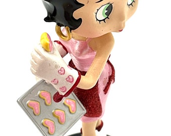 Gorgeous Collectible and Vintage Betty Boop Figurine, Too Hot to