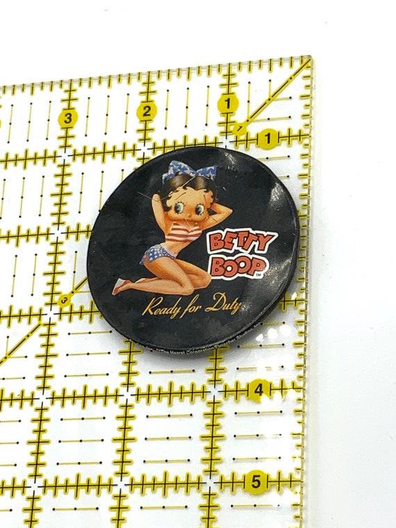 Gorgeous collectible and vintage Betty Boop pin, … - image 4