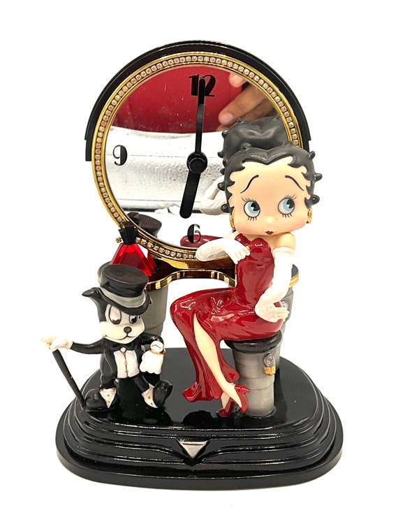 Gorgeous collectible and Vintage Betty Boop clock with Pudgy, figurine.