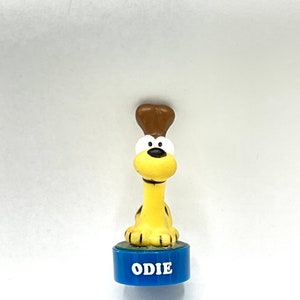 Gorgeous collectible and Vintage Garfield friend  Odie, stamp, dog, cat, PVC.