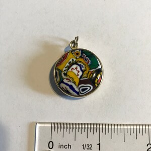 Vintage round pendant
