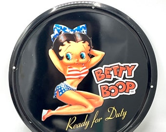 Gorgeous collectible and vintage tin sign Betty Boop, metal, round.