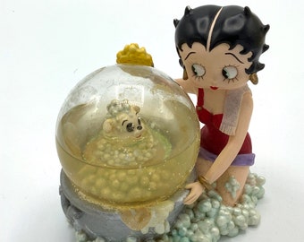 Gorgeous Collectible and Rare Betty Boop Snow Globe