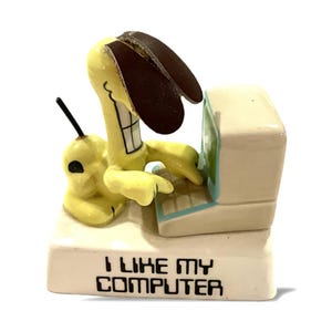 Gorgeous vintage Odie figurine I like my computer , Garfield, ceramic by Enesco.