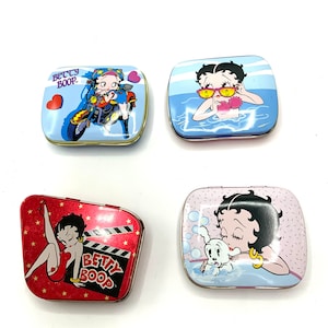 Gorgeous collectible Betty Boop tin box, jewelry box.