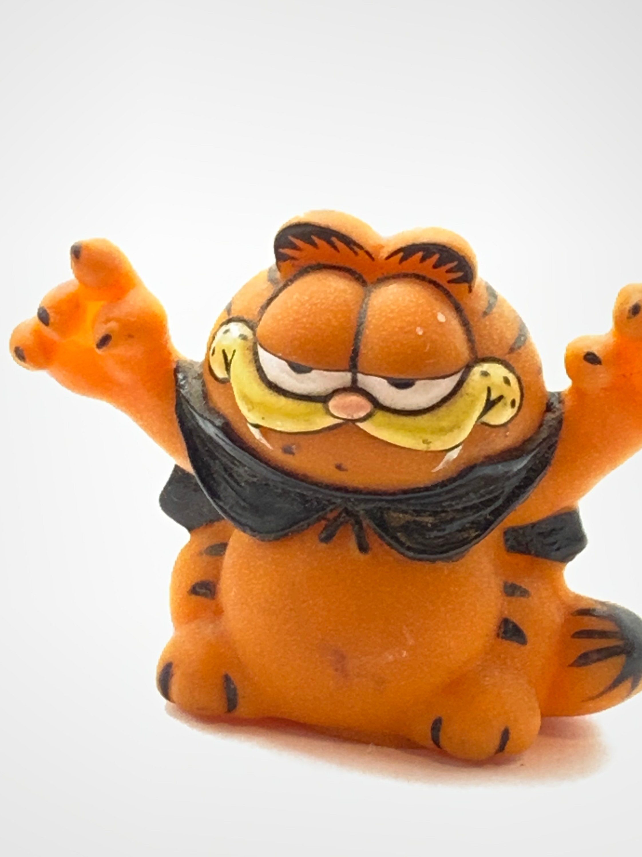 Garfield Vampire Master Series 01 ソフビ il_fullxfull.3085605771_ab72.jpg