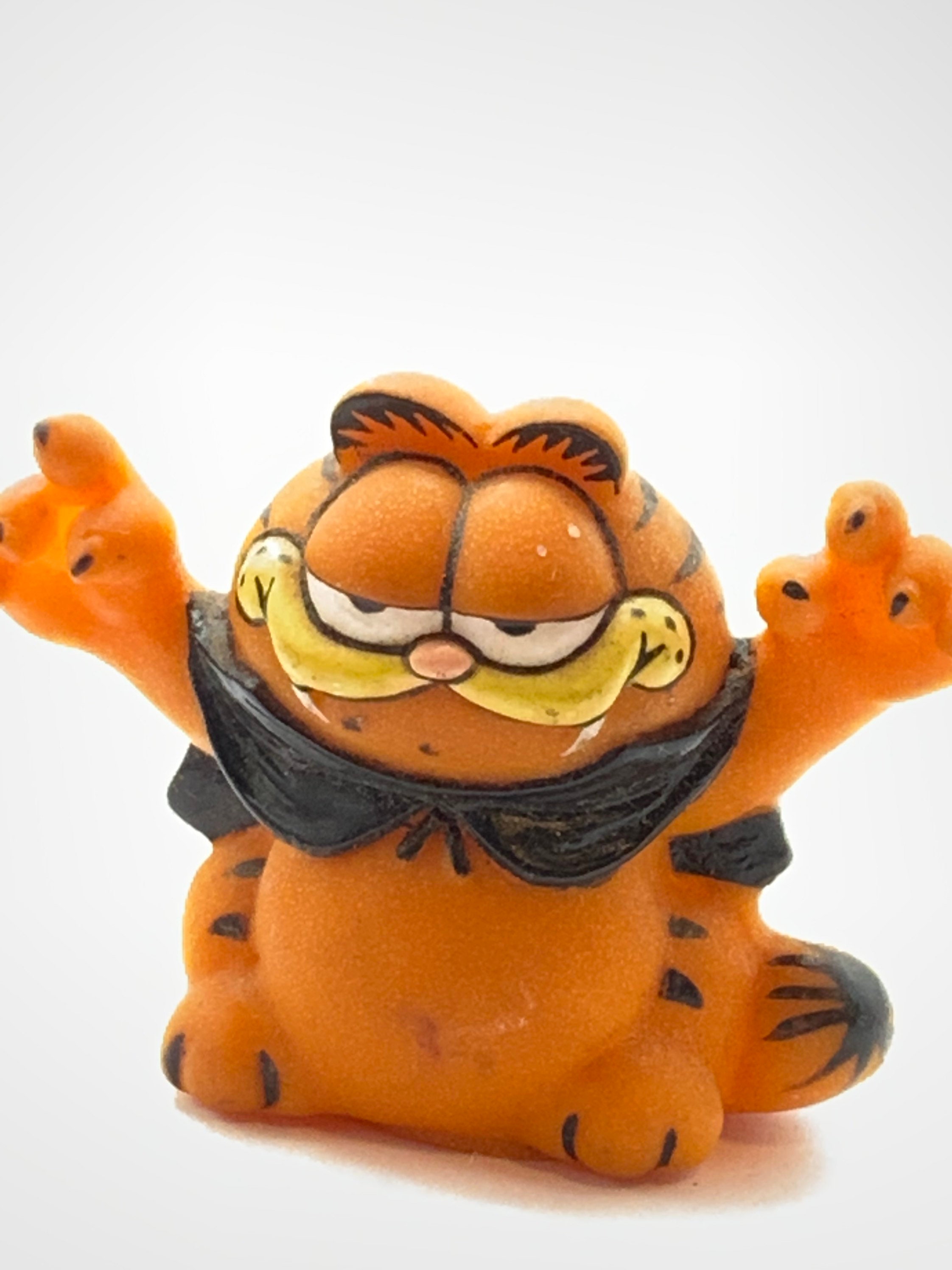 Garfield Vampire Master Series 01 ソフビ Vintage Mr. Garfield as a Vampire, Figurine, Cat, Orange. - Etsy