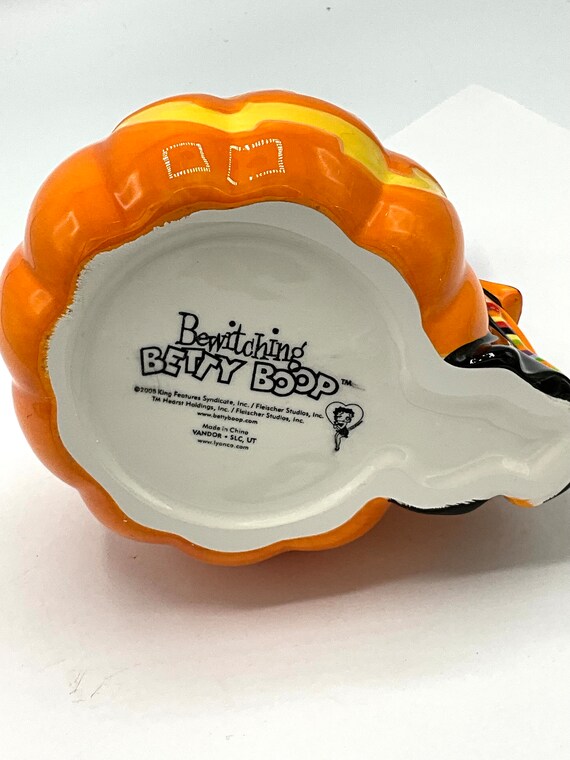 Gorgeous Collectible and Vintage Betty Boop as Ceramic Candy