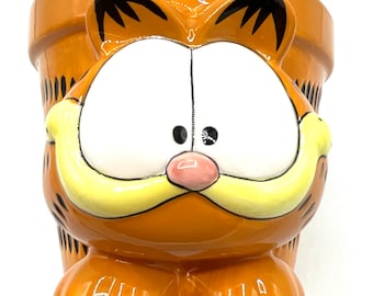Gorgeous Collectible and Vintage Rare Garfield Flower Pot