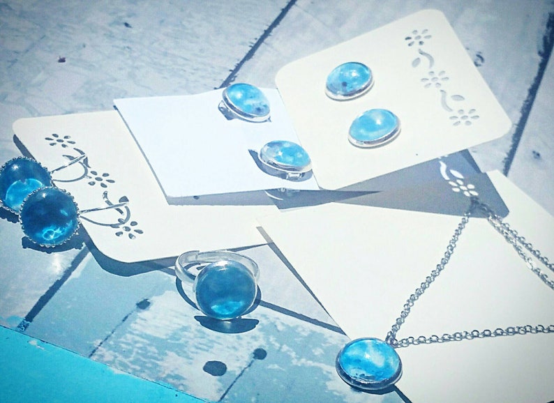 Mako moon pool jewelry with box image 2