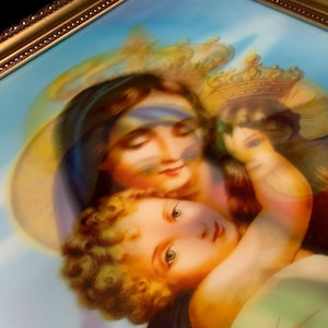 Madonna & Jesus Hologram/3D Picture/Virgin Mary-Infant Jesus Shrine/Religious Catholic Icon Wall Decor/Framed 11.25x15.25/Vintage