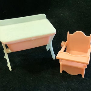 50s Dollhouse Bathroom Furniture/Potty Chair & Bathinette/Plastic/Ideal/Pink/Small-Miniature/2 Piece Set/Vintage