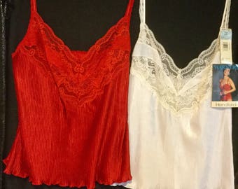 Camisole-Half Slip-Tank Top Set/Red & White/Lace/NWT/“Warners"?/V-Neck/Christmas/Woman's Size 34/2 Piece/Vintage 1970s