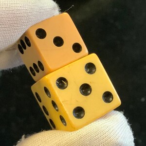 40s Butterscotch Bakelite Dice/Die 2 Piece Set/Size 1/2 & 5/8/Square Edge/Jewelry Charm or Craft Supply/Vintage image 2