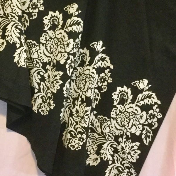Vtg Black Floral Skirt/“Rafaella”/White Flower Border Print/Short Knee Length/Woman’s Size 16 (Waist 36”) Vintage