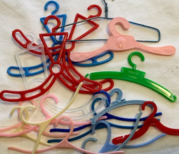 Doll Coathangers Toy Set/Doll Clothes Hangers/Totsy/Wannatoys/Storybook-Doll/Hong Kong/Plastic+Metal+Wire/Small-Miniature/Vintage 18pc