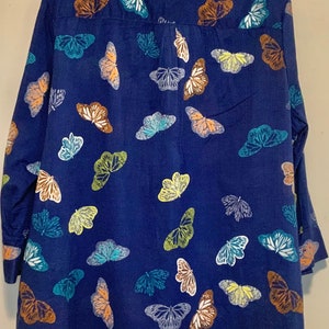 Blouse-Shirt-Top/Blue Butterfly Print/Button Up/“Jacklyn Smith”/Cotton/Collar/Long Sleeve/Woman’s XXL (chest 46”) Vintage 1970s image 2